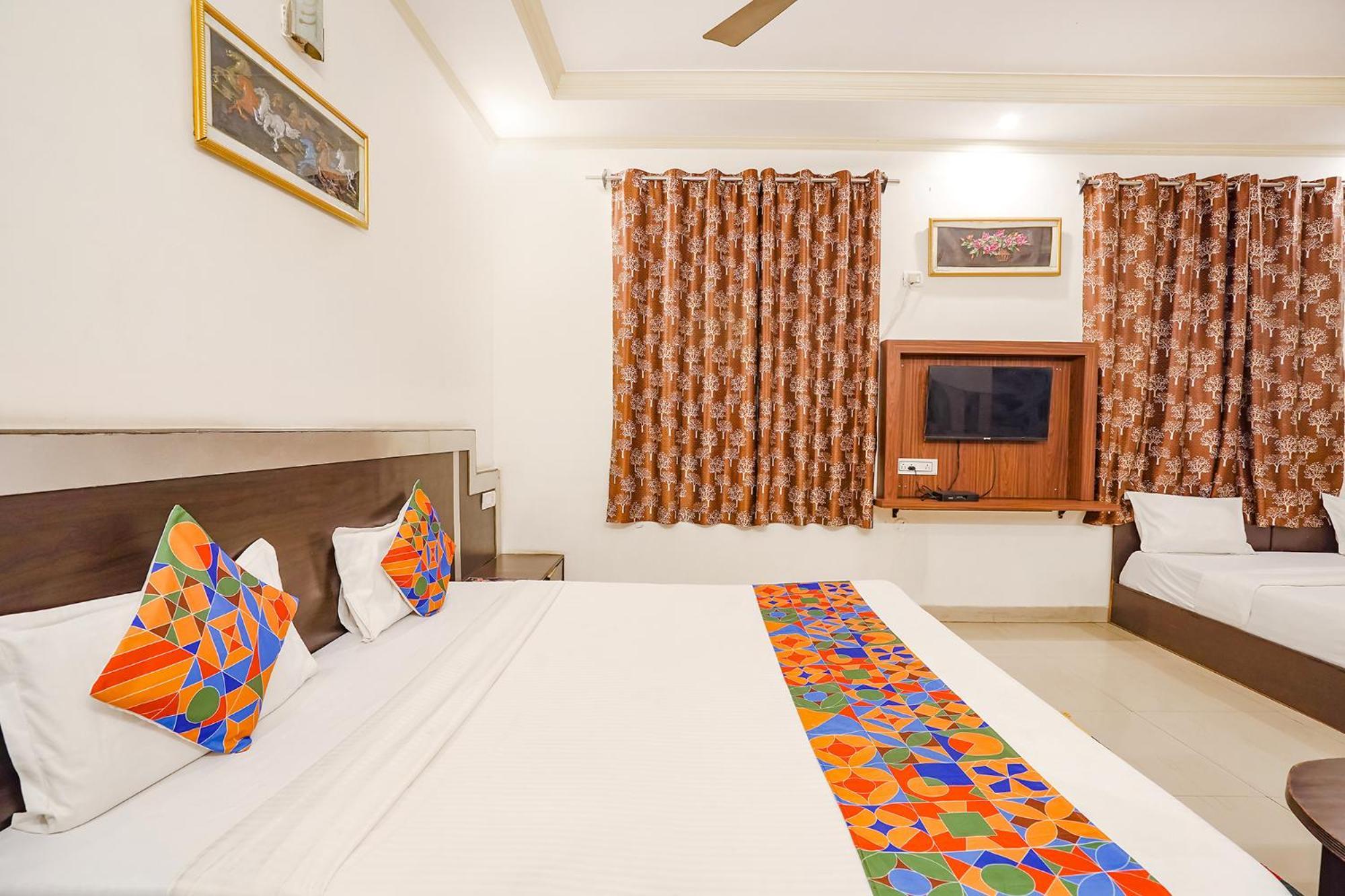 Hotel Prashant Palace Mysore Extérieur photo