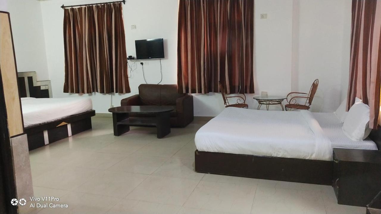 Hotel Prashant Palace Mysore Extérieur photo