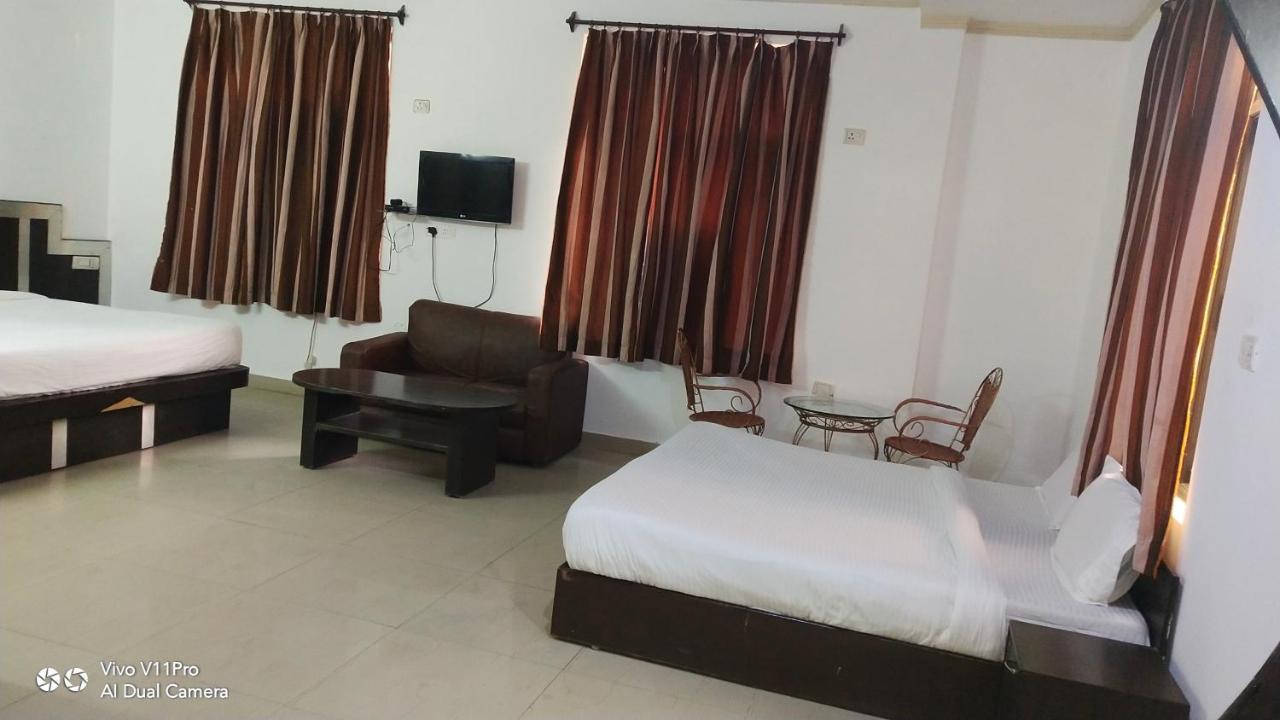 Hotel Prashant Palace Mysore Extérieur photo