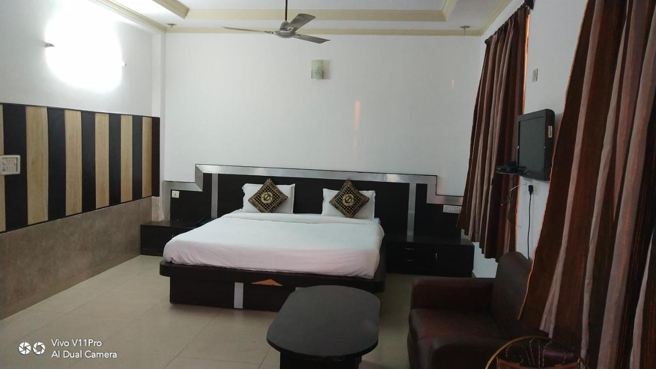Hotel Prashant Palace Mysore Extérieur photo