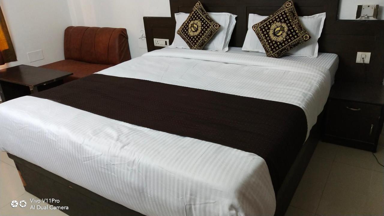Hotel Prashant Palace Mysore Extérieur photo